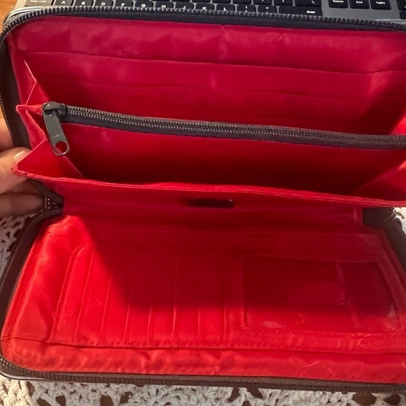 Vera Bradley BLOSSUM Black-Pink Floral Wristlet Wallet Zip-Around Vinyl - Picture 9 of 12